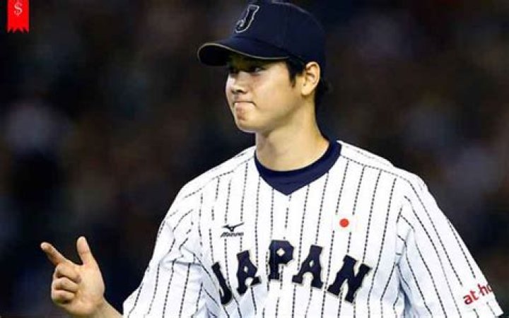 
23 Years Japanese Baseball Pitcher Shohei Ohtani's Professional Endeavors, His Salary and Net Worth 