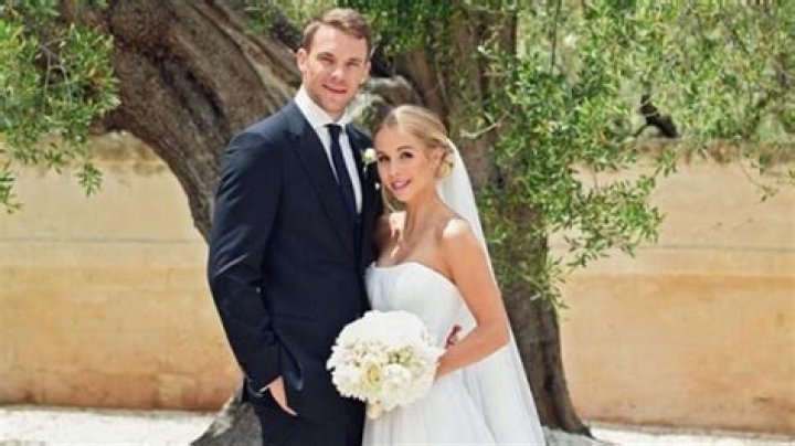 
32 Years German Footballer Manuel Neuer Married to Wife Nina Weiss For a Year; Are The Planning for a Child?