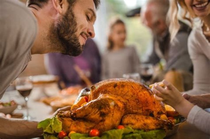 6 Thanksgiving Table Discussions to Avoid, According to Experts