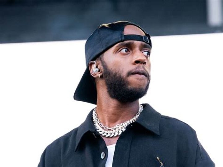 6lack Height, Weight, Age, Girlfriend, Family, Facts, Biography