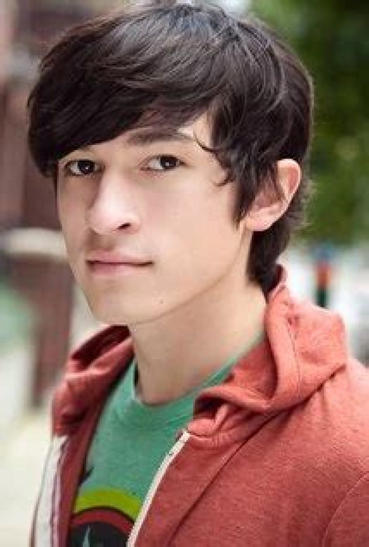 AARON LANDON – Celeb Secrets