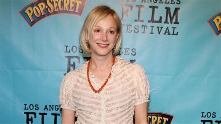 Actress Sondra Locke Dies