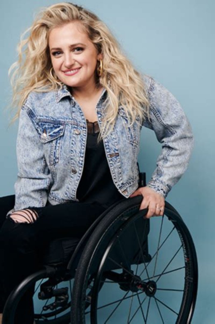Ali Stroker Height, Weight, Family, Facts, Boyfriend, Education, Biography