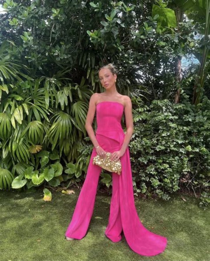 Alix Earle Slays the Barbiecore Trend with Stunning Two Piece for Easter Brunch – Celeb Secrets