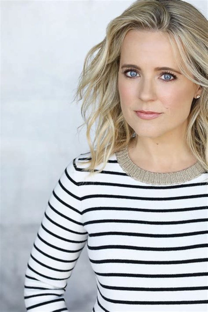 Allison Munn | Cassy, The Big Show Show Netflix Cast, Husband Scott Holroyd, Kids, One Tree Hill, Son Nathan Powell Holroyd, Daughter Nora Holroyd, Net Worth, Married, Wedding, Wiki, Bio, Parents, Father, Mother