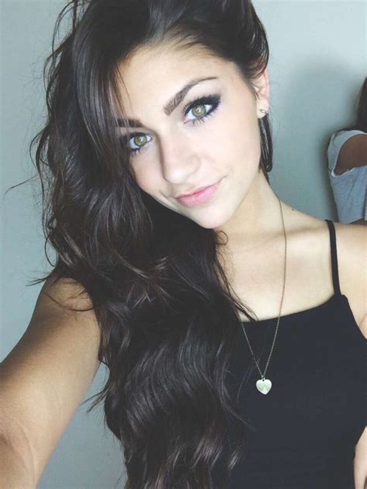 Andrea Russett Height, Weight, Age, Boyfriend, Family, Facts, Biography