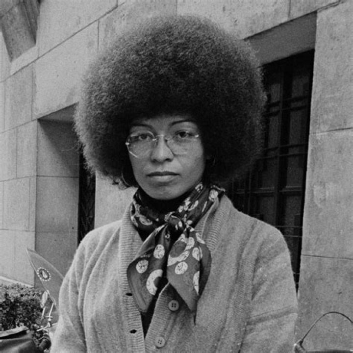 Hire Angela Davis to Speak at Events
