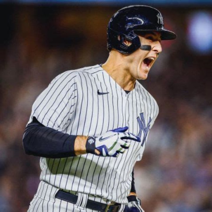 
Anthony Rizzo Re-Signs With Yankees. Know About His Salary, Net Worth, Contract, Sponsorship 