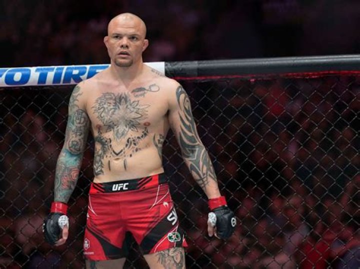 Anthony Smith Bio-salary, net worth, earnings, married, relationship, affair, career, stats, mma, ufc, nationality, age and more