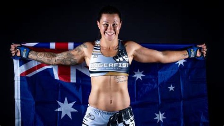 Arlene Blencowe MMA Career and Salary; Who is her Husband? (Age, Bio, Family, Boyfriend, Stats)