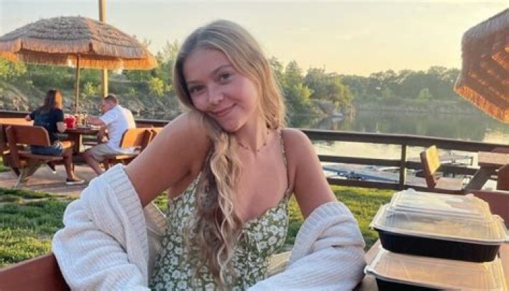 Asha Zapf Height, Weight, Age, Boyfriend, Family, Facts, Biography