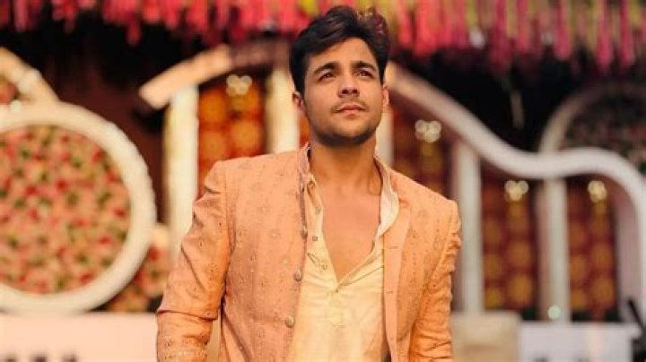 Ashish Chanchlani Height, Weight, Age, Body Statistics