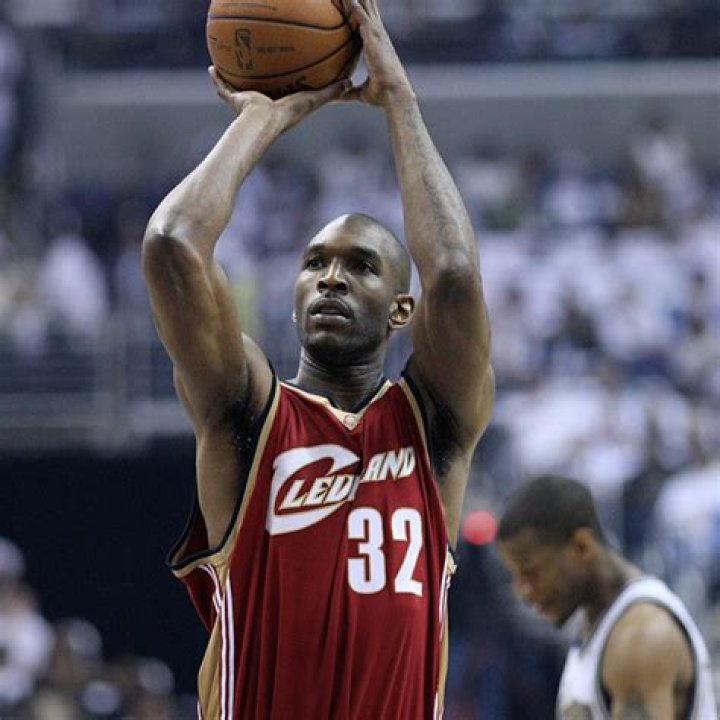 
Former Basketball Player Joe Smith: From Earning $1.3 Million A Year To $157,000 In Debt