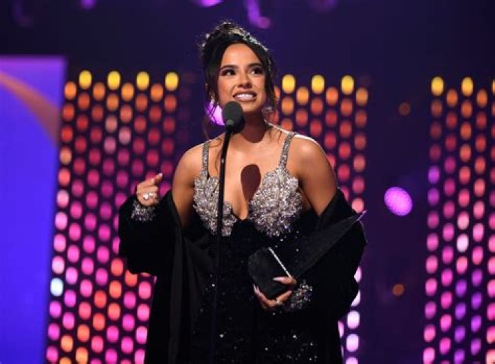 Becky G Will Receive the Extraordinary Evolution Award at the 2019 Latin AMAs – Celeb Secrets