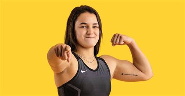 Bella Mir Height, Weight, Age, Facts, Family