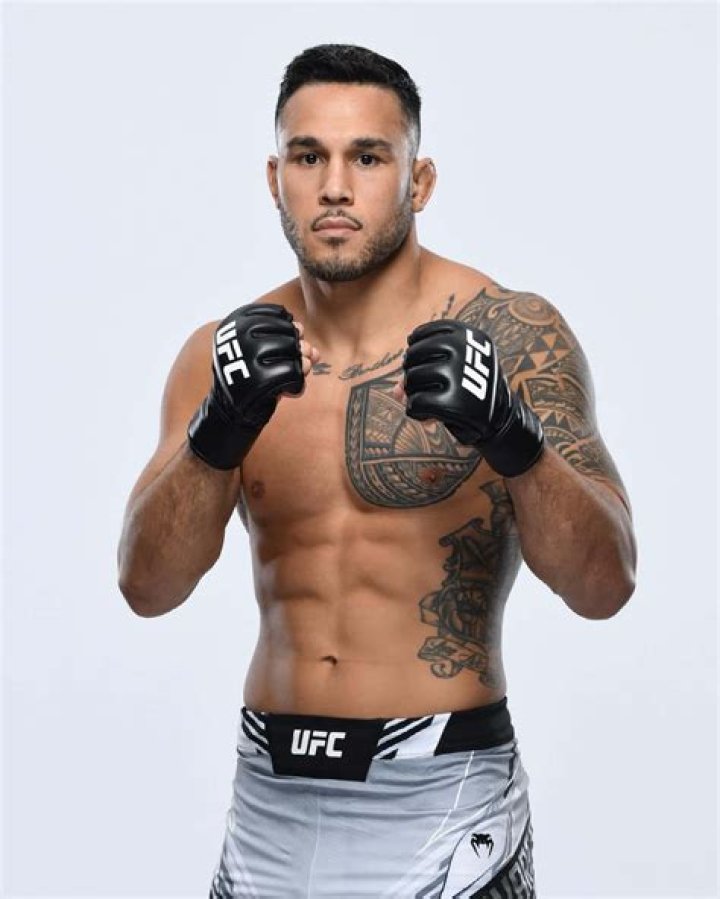 Brad Tavares UFC Career Stats, Earnings, Net worth, Family, Affair, Girlfriend, Bio