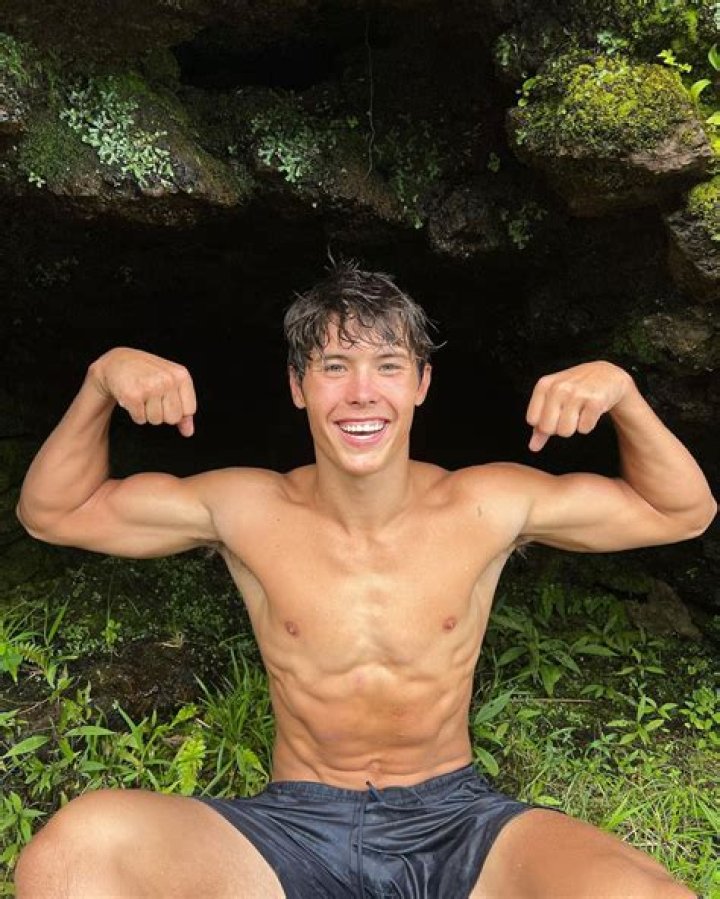 Caleb Coffee Height, Weight, Age, Girlfriend, Family, Facts, Biography