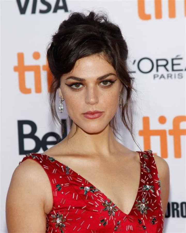 Callie Hernandez | Soundtrack Netflix, Nellie O'Brien, Wiki, Bio, Career, Relationship, La La Land, Alien: Covenant, Early Life