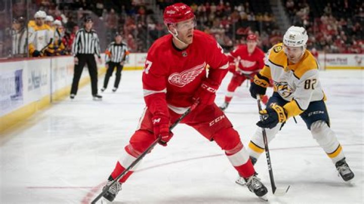 Carter Rowney Biography-salary, net worth, contract, earnings, married, relationship, affair, career, age, nationality, family, wife, children