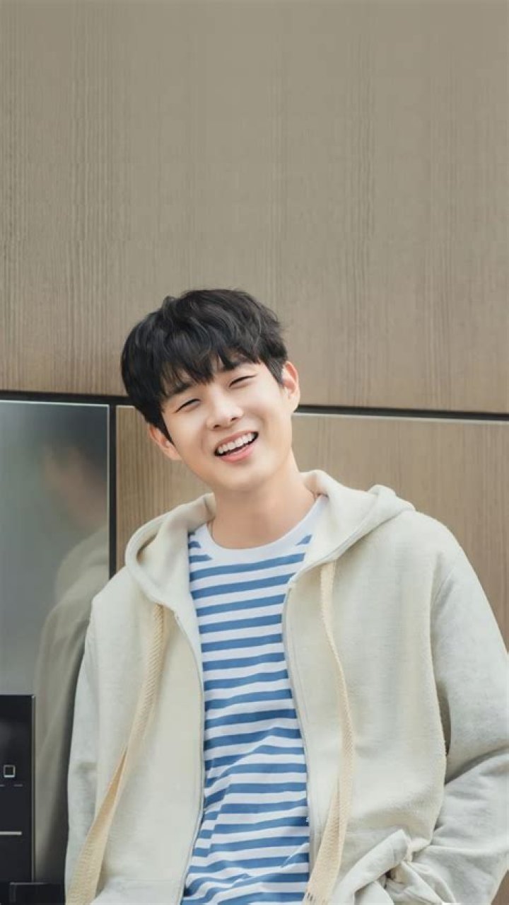 Choi Woo-shik Height, Weight, Age, Girlfriend, Family, Facts, Biography