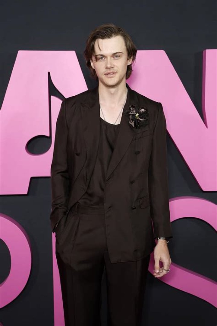 Christopher Briney Height, Weight, Age, Girlfriend, Family, Biography