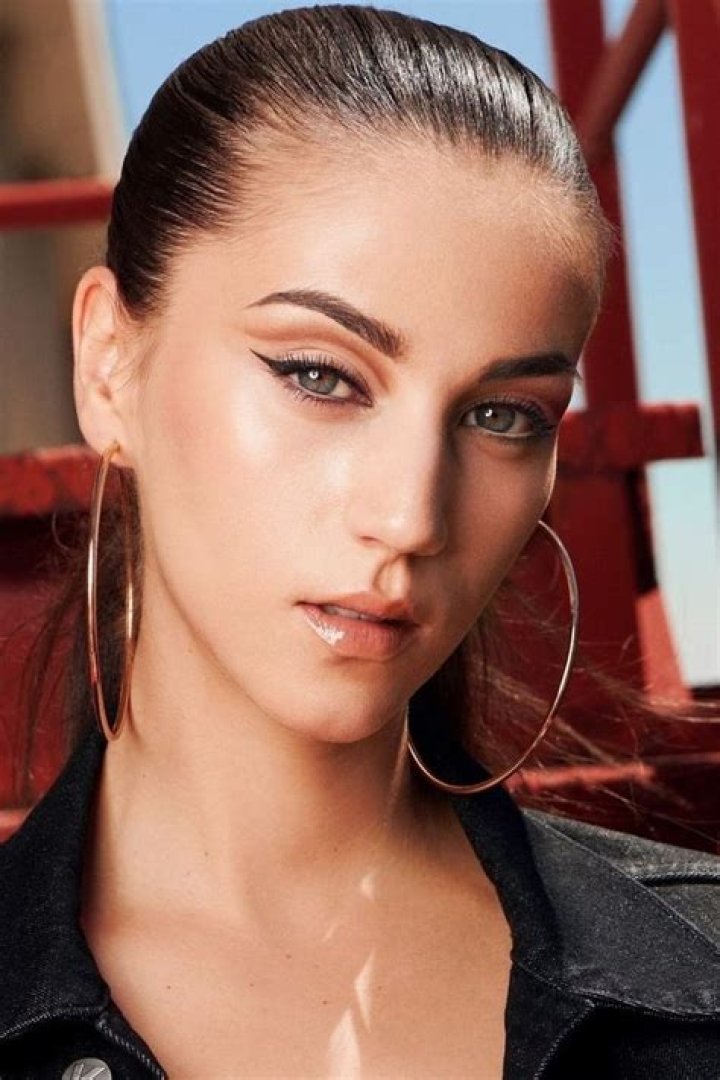 Claudia Salas Height, Weight, Age, Body Statistics