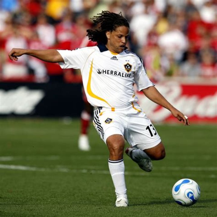 Cobi Jones Bio - age,net worth,salary,career,awards,married,wife,ethnicity,nationality