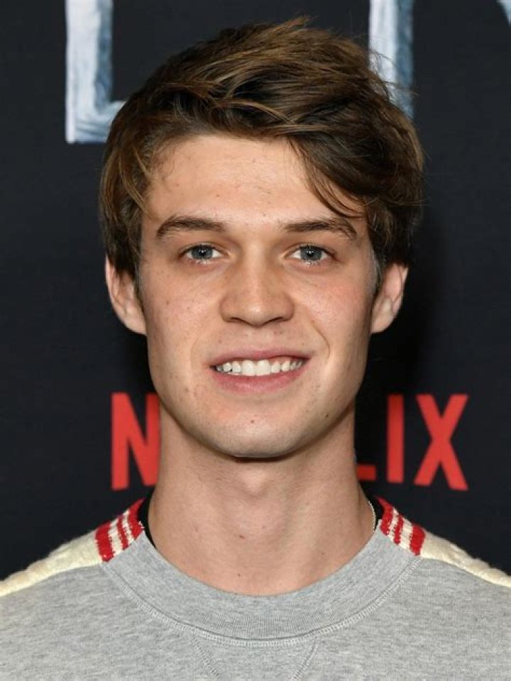 Colin Ford Height, Weight, Age, Girlfriend, Family, Facts, Biography