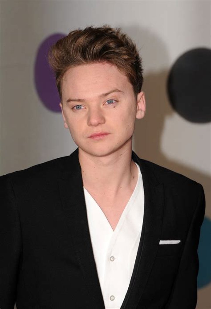 Conor Maynard Height, Weight, Age, Girlfriend, Family, Facts, Biography