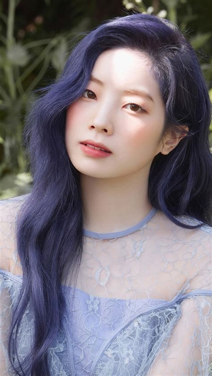Dahyun (Kim Da-hyun) Height, Weight, Age, Blood Type, Boyfriend, Bio