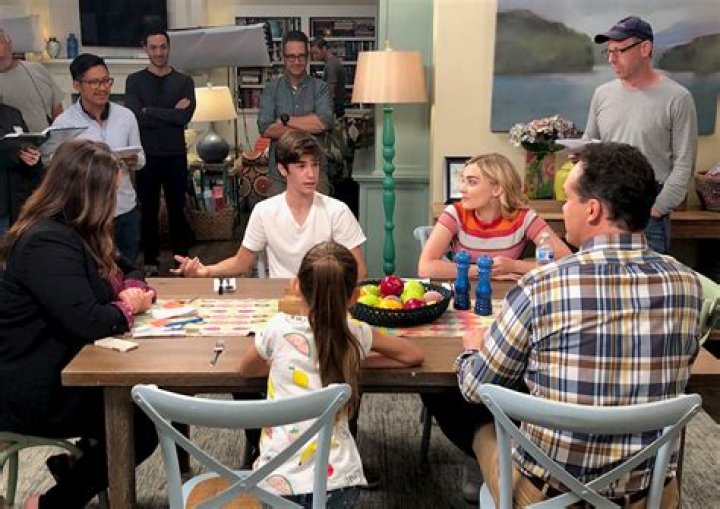 Daniel DiMaggio Gives the Scoop on American Housewife and His Life Outside Acting – Celeb Secrets