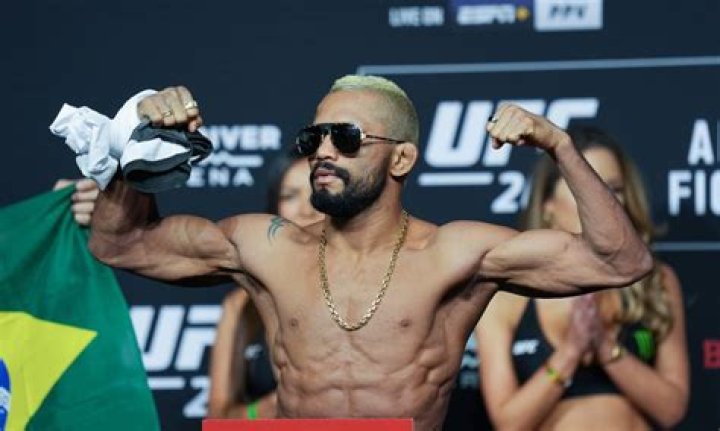 Deiveson Figueiredo Biography- MMA fighter, UFC, Salary, Earnings, Net worth, Married, Relationship, Affair, Age, Height, Family, Children, Girlfriend, Wife