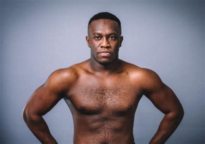 Deji Olatunji Height, Weight, Age, Girlfriend, Family, Facts, Biography