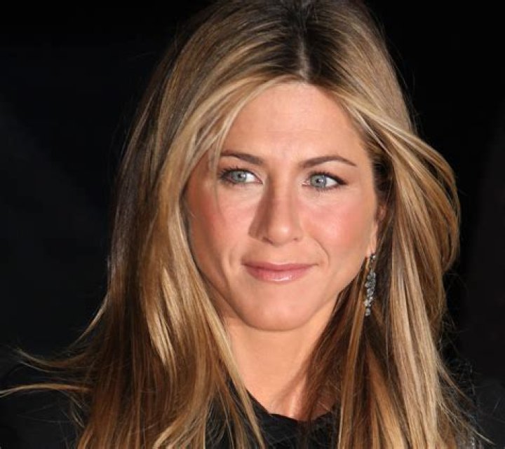 Does Jennifer Aniston Wear Hair Extensions?