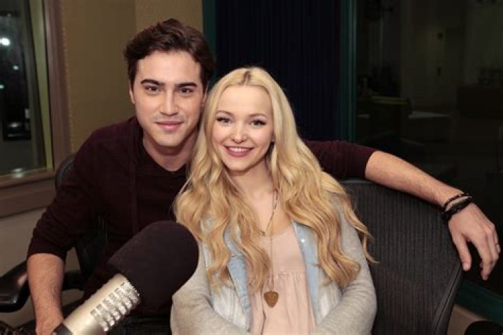 Dove Cameron and Ryan McCartan Release Lyric Video for “Glowing in the Dark” – Watch Now! – Celeb Secrets