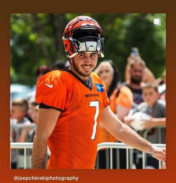 Who is American football quarterback Drew Plitt? His Bio, Age, Net Worth, Height, Salary, Contract, Earnings, Girlfriend and Stats