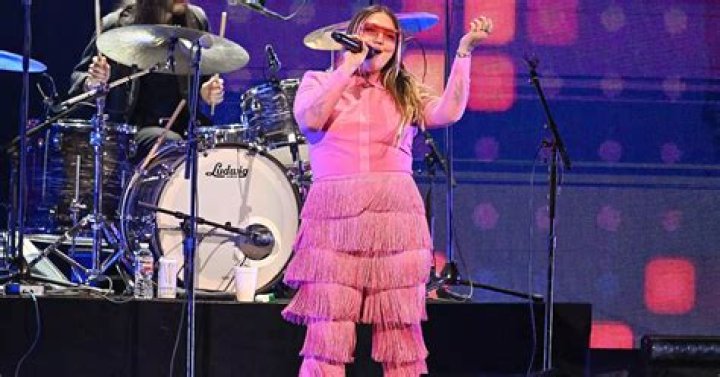 Elle King Under Fire For Drunken Performance During Dolly Parton Tribute; Opry Responds