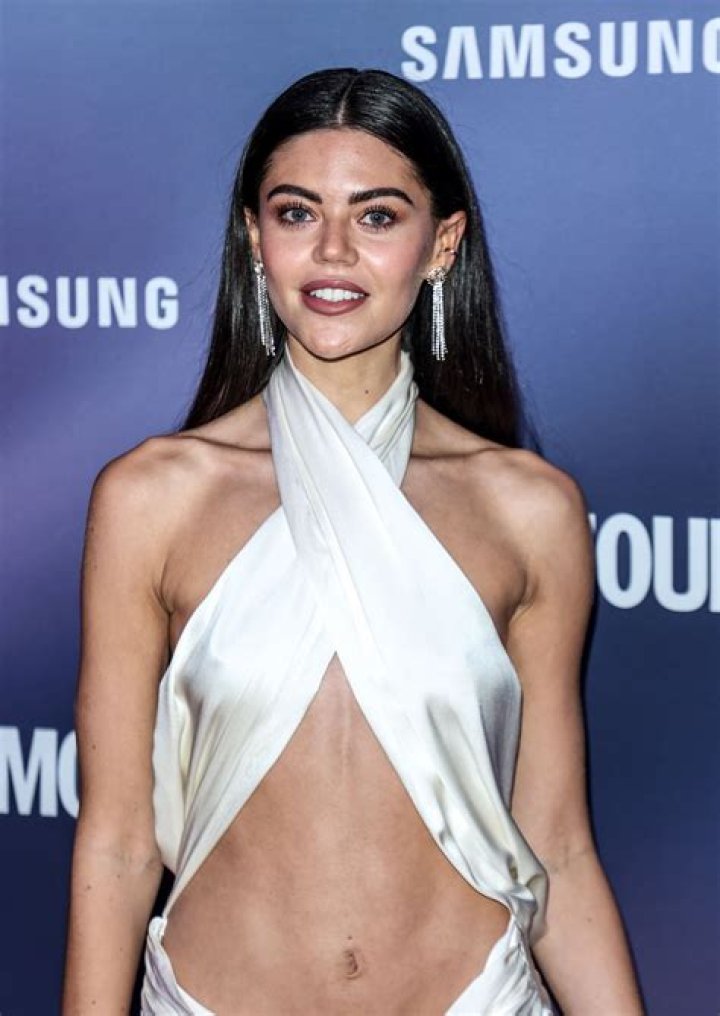 Emily Canham Height, Weight, Age, Boyfriend, Family, Facts, Biography