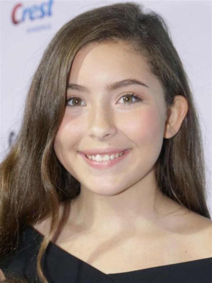Emma Tremblay Height, Weight, Age, Biography, Family, Facts
