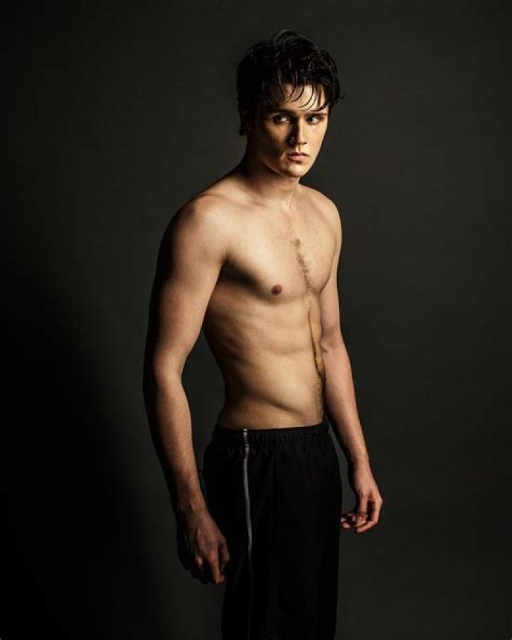 Eugene Simon Height, Weight, Age, Girlfriend, Family, Facts, Biography