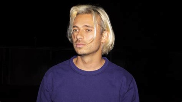 Flume Height, Weight, Age, Girlfriend, Family, Facts, Biography