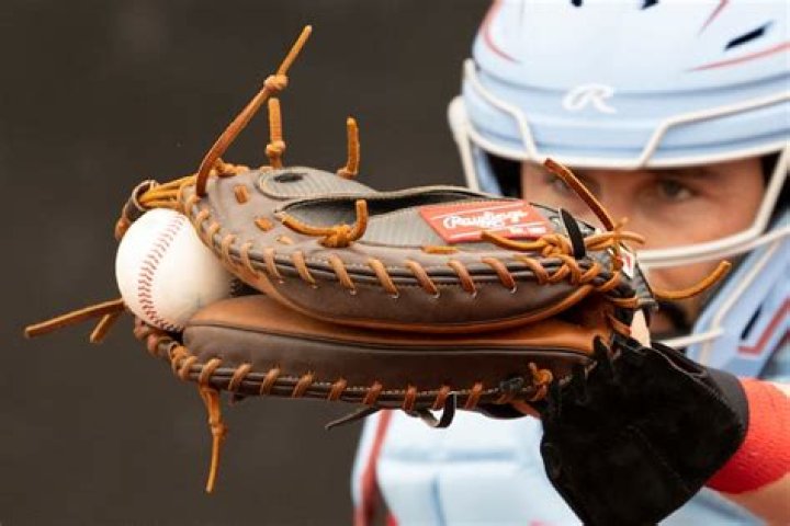 Garrett Stubbs is Dating Kimberlee Kuhle; How much net worth does he have?