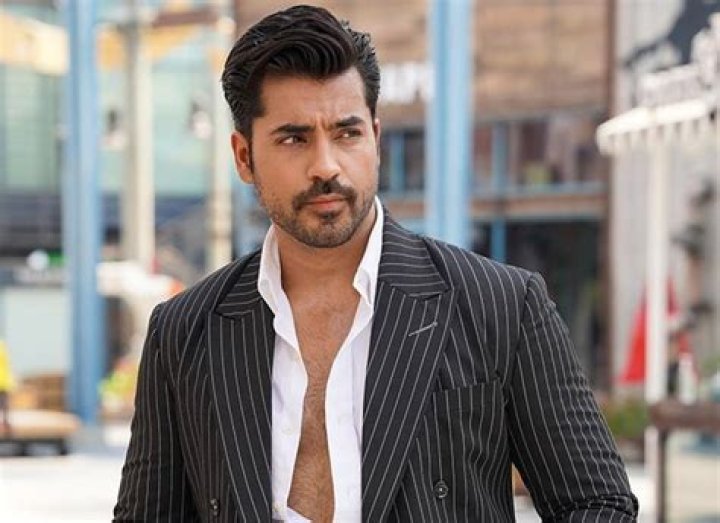 Gautam Gulati Height, Weight, Age, Body Statistics