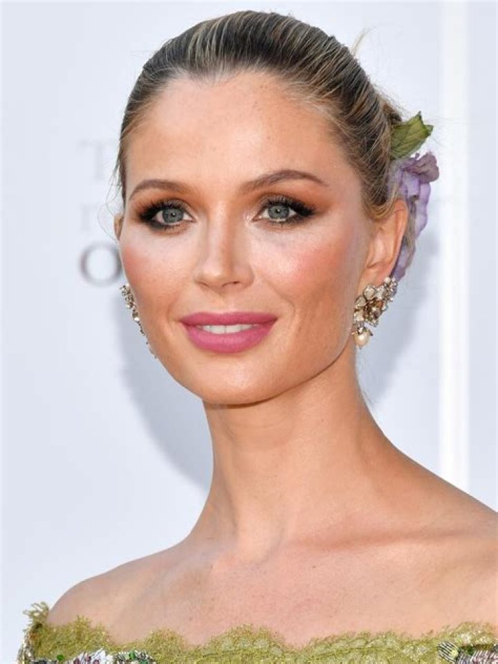 Georgina Chapman Height, Weight, Family, Boyfriend, Biography