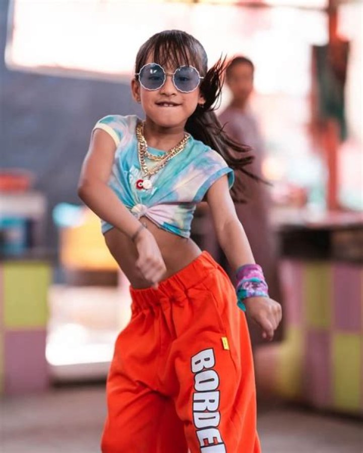 Gunjan Sinha Height, Weight, Age, Body Statistics