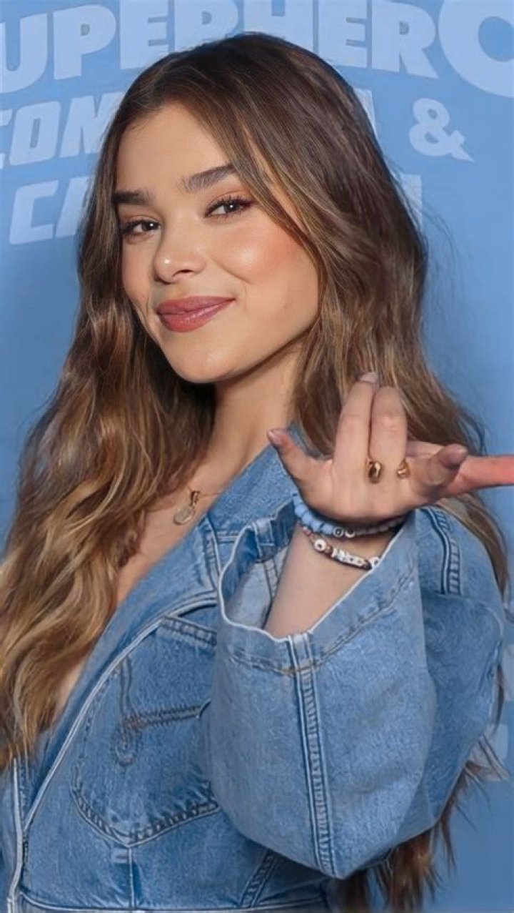 Hailee Steinfeld Height, Weight, Age, Boyfriend, Family, Facts, Biography