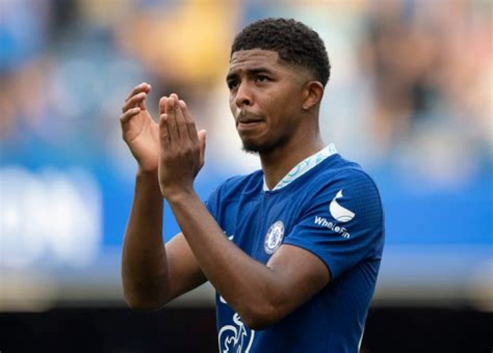 Histoire de l'enfance de Wesley Fofana et faits biographiques inchangés