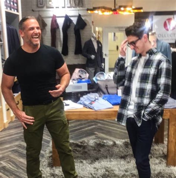 45 Year-Old "Hot Dad" Pursues Modeling Career, Goes Viral