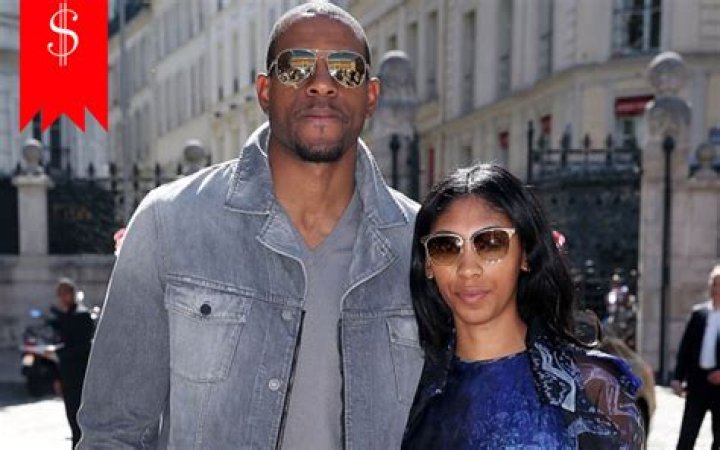 
How much is Christina Gutierrez’s Husband Andre Iguodala’s Net worth in 2017? Know about his Salary 