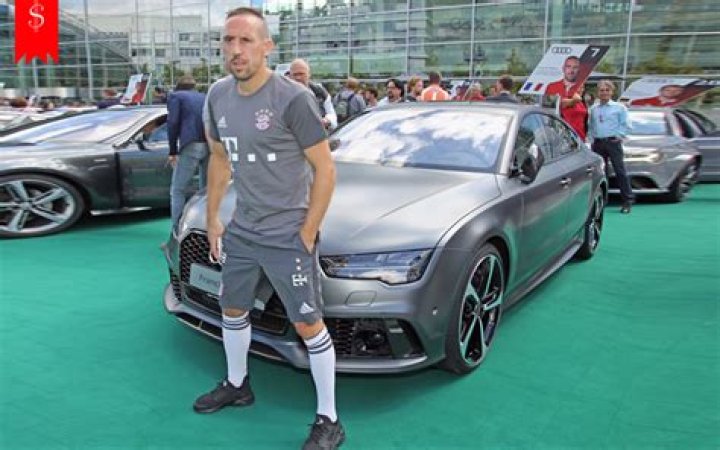 
How Much is French footballer Franck Ribery's Salary and Net Worth? Know about his career